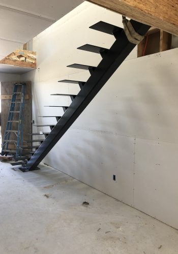 Floating Stairs, single-mono stringer staircase fabrication and installation